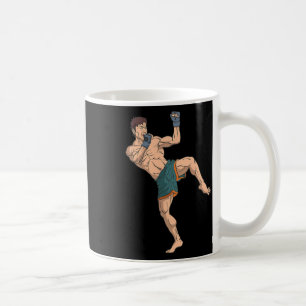 Kickboxer bereitet sich auf den Schlag vor Kaffeetasse