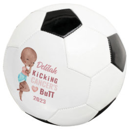 Kicken des Personalisierten Fußball-Balls für den  Fußball