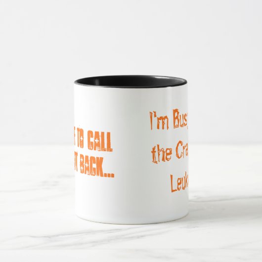 Kickin die Mist Outta Leukämie Tasse (Zentrum)