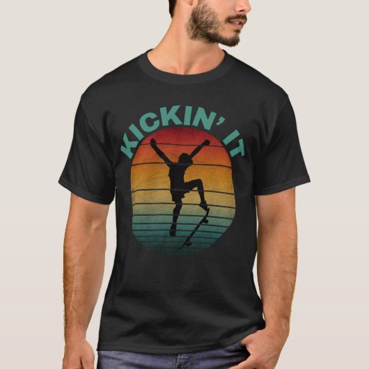 Kickin' Es Vintag Skateboarding Skater T-Shirt (Vorderseite)