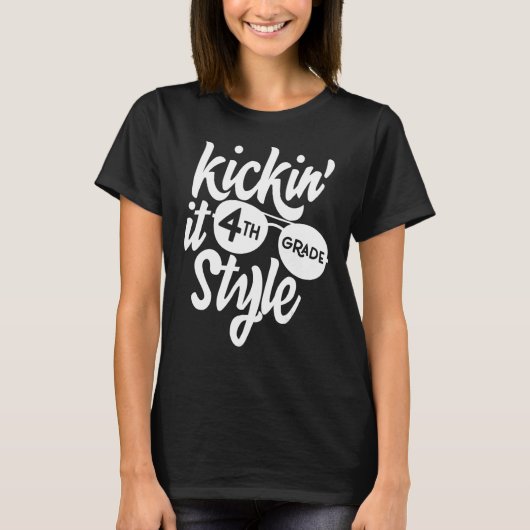 Kickin it 4. Klasse Shirt Kids Back to Schoo (Vorderseite)