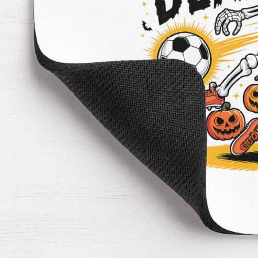 Kickin' It Halloween Skeleton Soccer Player Mousepad (Ecke)