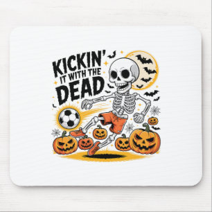 Kickin 'It Halloween-Skelett-Fußballspieler  Mousepad