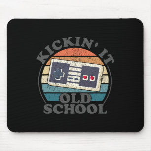 Kickin It Old School Retro 80er Videospiel Gaming Mousepad