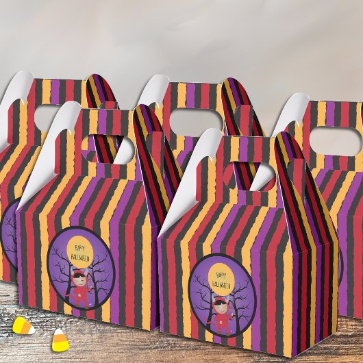 Kid in TeufelskKostüm - farbenfrohe Halloween-Lieb Geschenkschachtel