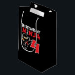 Kids Birthday Ninja - 4 Year Old Party Theme Kleine Geschenktüte<br><div class="desc">This Birthday Ninja 4 design makes hat perfekte gift for a 4 year old ninja birthday party. It feature the Japanese symbol für Ninjutsu with a cartoon ninja doing a karate kick that the birthday boy or girl will love. This ninja birthday design for boys and girls is hat perfekt...</div>