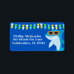 Kids Blue Shark Fintastic Birthday Adressaufkleber<br><div class="desc">Feiern Sie Ihren kleinen Hai zum Geburtstag! Dieses hübsche Blau mit Sonnenbrillen ist ein Hit für Ihr Party. Sämtliche Formulierungen können auf dem Etikett angepasst werden. Ideal für alle Untersee-Party oder Hai-Party. Grafik nach PrettyGrafik.</div>
