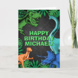 Kids Jurassic Dino Dinosaurier Personalisiert Gebu Karte<br><div class="desc">Dieses Dinosur-Design ist großartig für den Geburtstagsjungen in deinem Leben. Geben Sie ihnen einen Dino-Milben-Tag mit diesem Dino-Thema Design mit einem Trex,  Triceratops,  Brontosaurus,  und Entführer.</div>