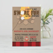 Kids macht Spaß mit Freunden Lagerfeuer kariert Einladung (Stehend Vorderseite)