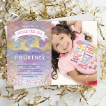 Kids Magic Mermaid Birthday Party Foto Einladung<br><div class="desc">Unter den Einladungen zum Meeresgeburtstag mit einem Foto Ihres Kindes,  einer farbenfrohen pastellfarbenen Kammermusik-Kulisse,  funkelnd Glitzer in Gold und Rosa,  Algen,  zwei vergoldeten Glitzer-Meerjungfrau-Schwänzen und einer modernen Kindergeburtstag-Party-Vorlage,  die leicht zu personalisieren ist.</div>