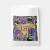 Kids Purple Retro Witchy Halloween Birthday Geschenktütchen (Vorderseite)