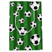 Kids Soccer Ball Pattern on Green Stripes Birthday Mittlere Geschenktüte (Vorderseite)