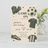 Kids Soccer Themed Birthday Invitation Einladung (Stehend Vorderseite)