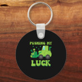 Kids St Patricks Day Bulldozer Pushing My Luck Sai Schlüsselanhänger (Vorderseite)