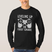 Kids Video Gaming for student Leveling up in First T-Shirt (Vorderseite)