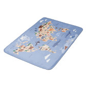 Kids World Map Niedlich Whimsical Modern Badematte (Schrägansicht)