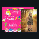 Kids Yellow Rainbow Shark Birthday Foto Einladung<br><div class="desc">Feiern Sie Ihren kleinen Hai zum Geburtstag! Personalisiert mit dem Foto Ihres Kindes. Diese hübsche und farbenfrohe Hai-Familieneinladung wird ein Hit für Ihr Party sein. Blasen,  Haie,  Fische und Korallen sorgen für unterhaltsame Details. Ideal für alle Untersee-Party oder Hai-Party. Grafik von Mujka.</div>