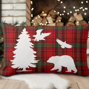 Kiefernbärenadler auf dem Roten Schwarzen Tartan Lendenkissen