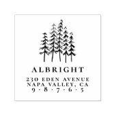 Kiefernbäume und Familienname Formales Rücksendead Permastempel (Design)