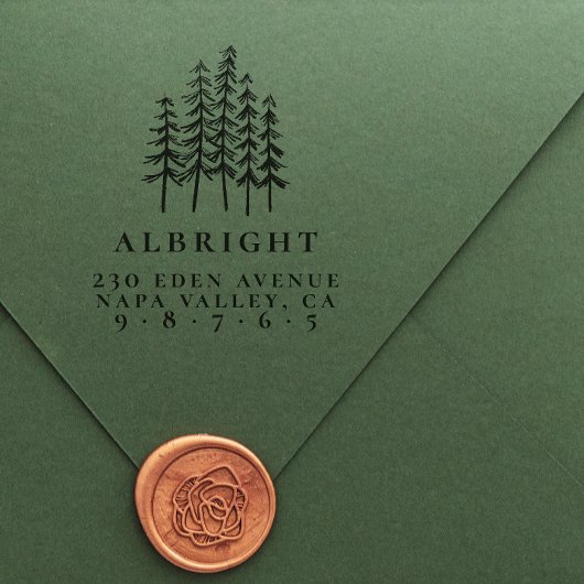 Kiefernbäume und Familienname Formales Rücksendead Permastempel