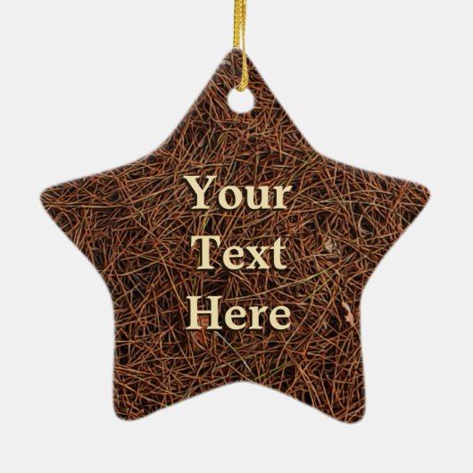 Kiefernkone auf gefallenen Nadeln Keramik Ornament (Hinten)