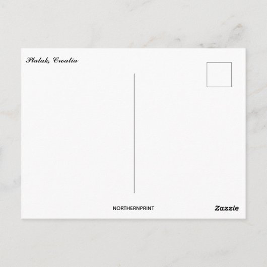 Kiefernwald bedeckt im Schneeplatak Kroatien Postkarte (Rückseite)