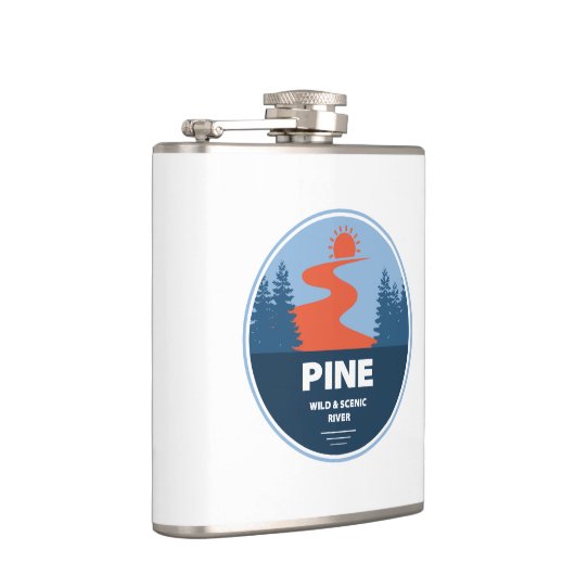 Kiefernwald und Landschaftlicher Fluss Flachmann (Rechts)