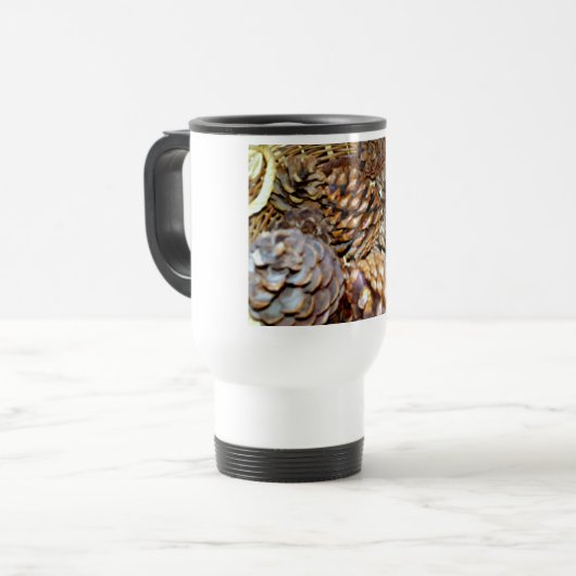 Kiefernzapfen, Reisebürste Reisebecher (Vorderseite Links)