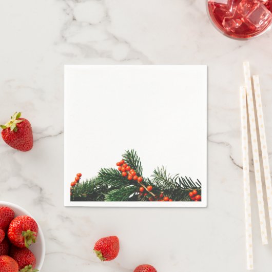 Kiefernzweig mit Berries-Grüntönen Serviette (Beispiel)