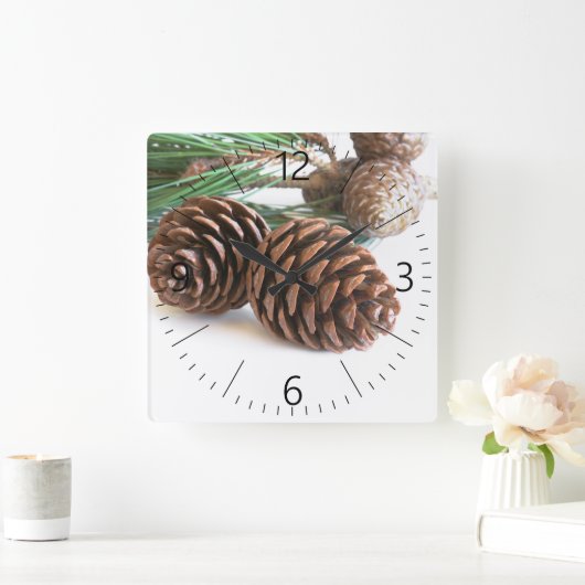 Kiefernzweig und -kegel quadratische wanduhr (Zuhause)