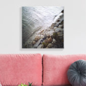 Kiesel am Strand - Blue Trimmine Ocean Leinwanddruck (Insitu (Wohnzimmer))