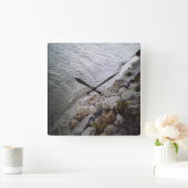 Kiesel am Strand Quadratische Wanduhr (Zuhause)
