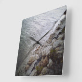 Kiesel am Strand Quadratische Wanduhr (Winkel)