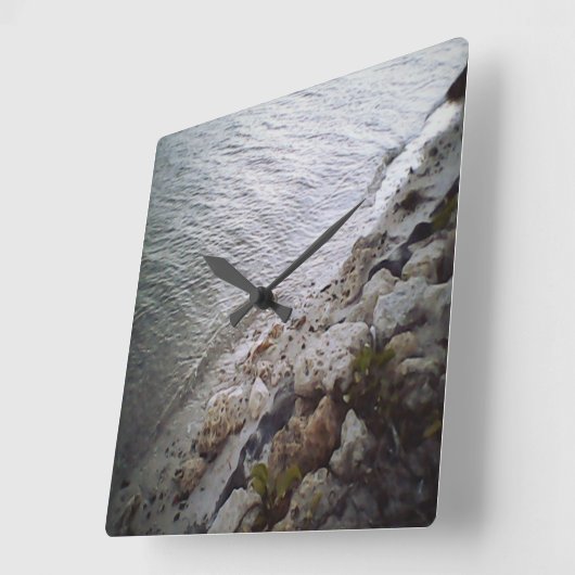 Kiesel am Strand Quadratische Wanduhr (Winkel)