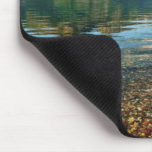 Kiesel im See Mousepad (Ecke)