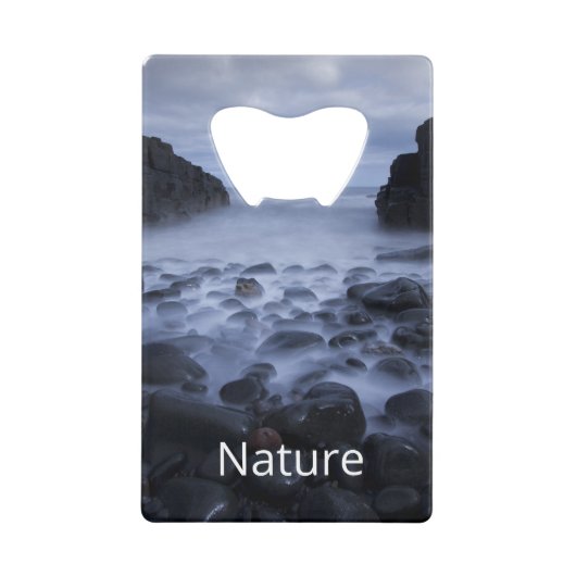 Kiesel und Felsen entlang der Küste des Ozeans Geldbeutel Flaschenöffner (Vorderseite)