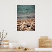 Kieselsteine am Strand Poster (Küche)