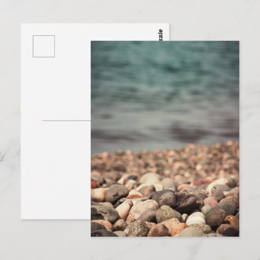 Kieselsteine am Strand Postkarte (Vorne/Hinten)