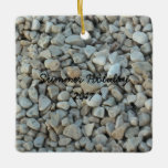 Kieselsteine auf Strandstein-Fotografie Keramikornament<br><div class="desc">Kieselsteine auf Strandstein-Fotografie</div>