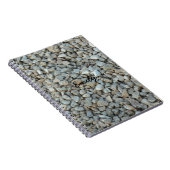 Kieselsteine auf Strandstein-Fotografie Notizblock (Rechte Seite)