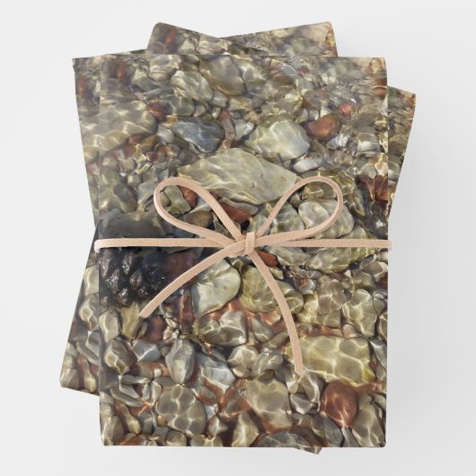 Kieselsteine in Taylor Creek Naturfotografie Geschenkpapier Set (Beispiel)