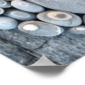 Kiesstrand auf Papier-Plakat aus Naturstein Poster (Ecke)