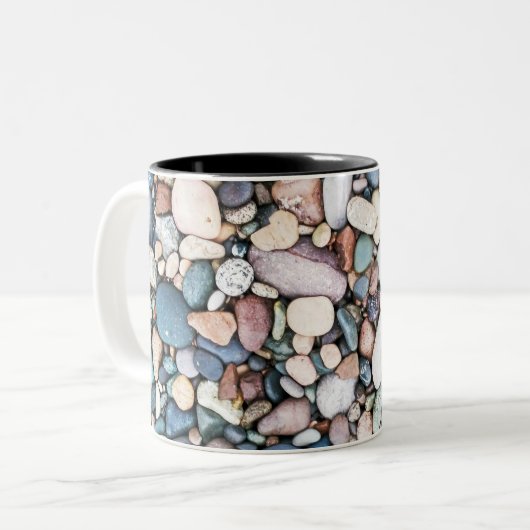 Kiesstrand Zweifarbige Tasse (Vorderseite Links)