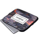Kilauea Lava Flow mit Ihrem Namen und Monogramm Laptopschutzhülle (Vorne Knopf)
