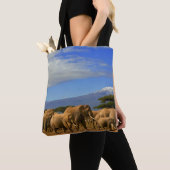 Kilimanjaro und Elefanten Tasche (Von Nahem)