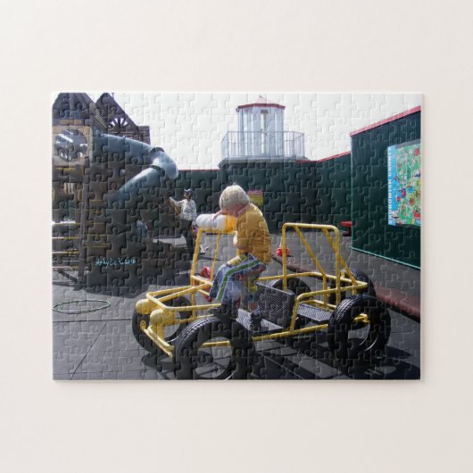 Kind, das auf Spielplatz-Jeep-Puzzlespiel klettert Puzzle (Horizontal)