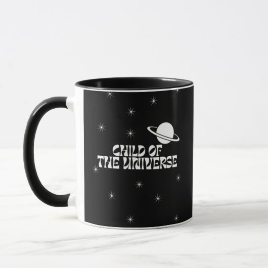 Kind der Tasse des Universums (Links)