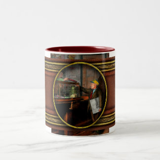 Kind - Ein Besuch im Süßwarengeschäft 1910 Zweifarbige Tasse