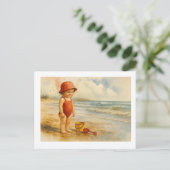 Kind genießt den Tag am Strand, Postkarte (Stehend Vorderseite)