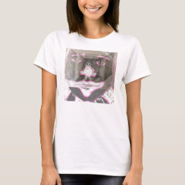 Kind innerhalb des T-Shirts